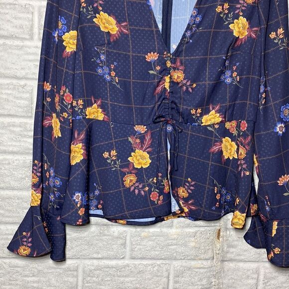 The Fifth Label Syllabus LS Top - Picture 6 of 10